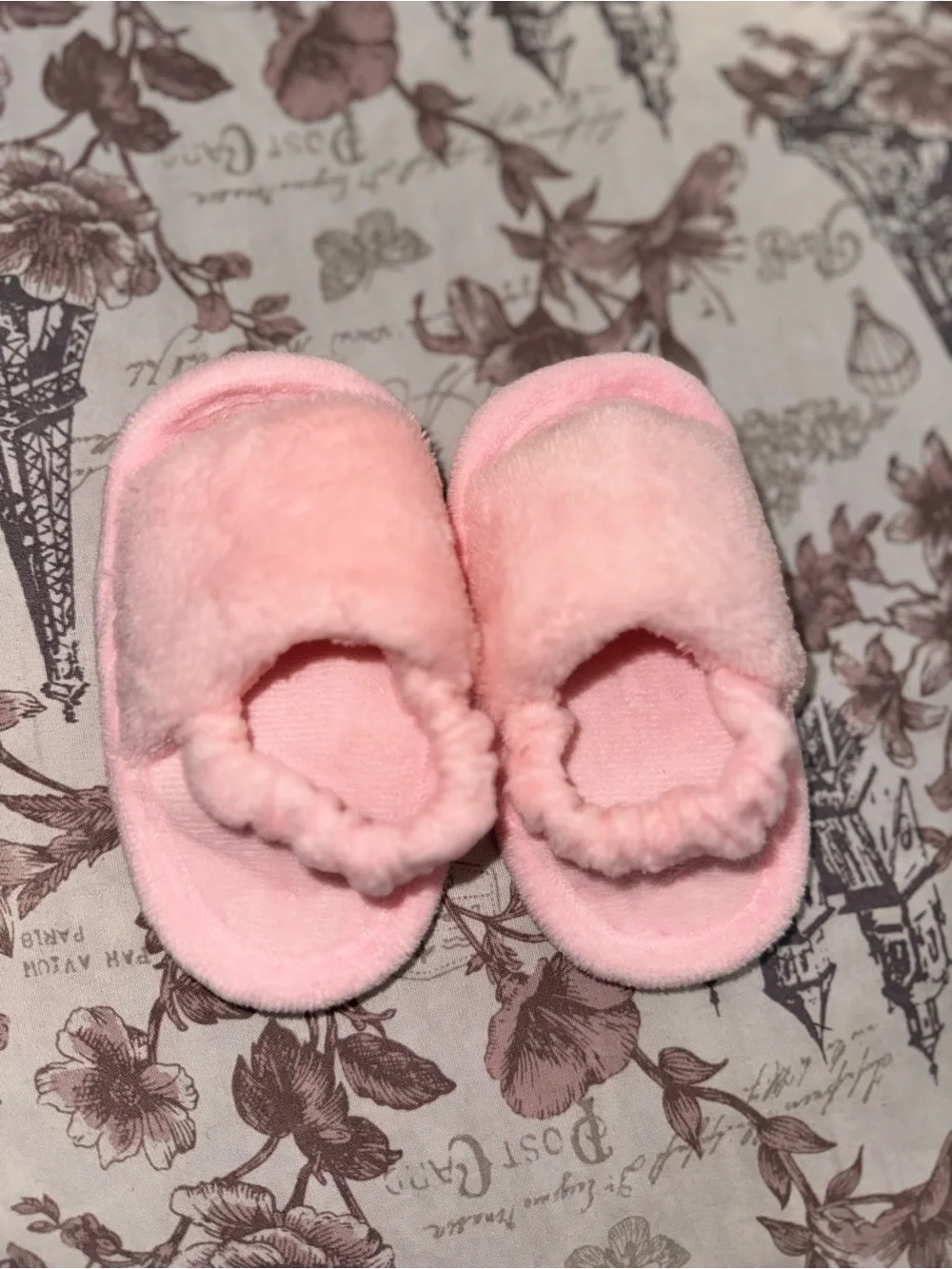 SHEIN Pink Fuzzy Baby Sandals